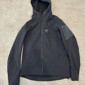 Arc'teryx Men's Performance Jacket in Black